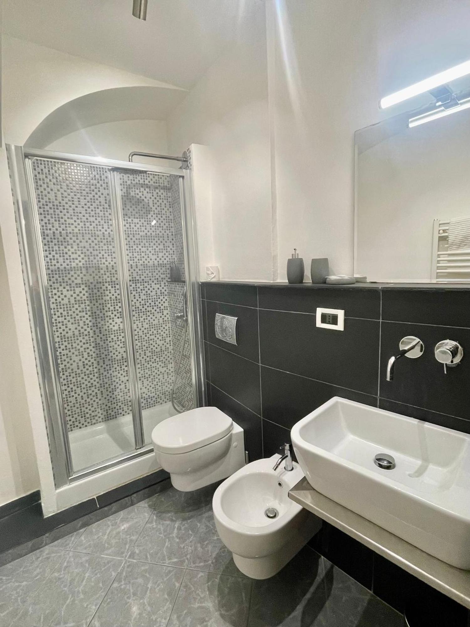The First Molo Acquario, Porto Antico, Porto, Centro Storico Apartment *