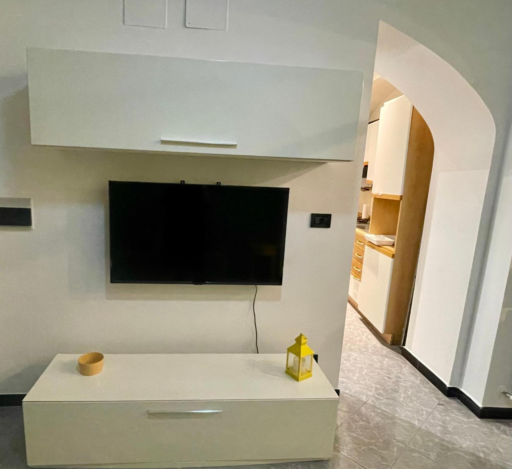The First Molo Acquario, Porto Antico, Porto, Centro Storico Apartment Genoa