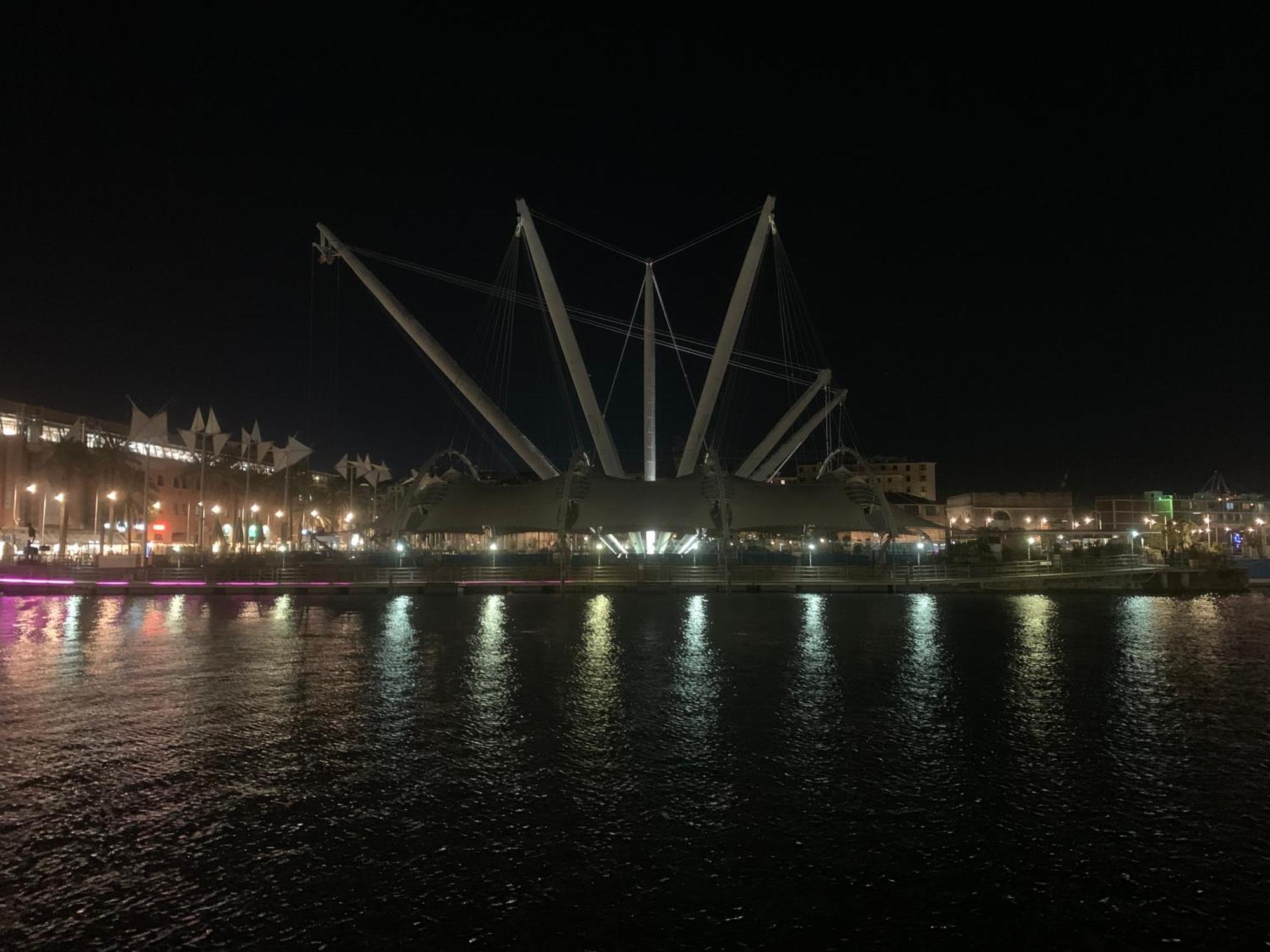 The First Molo Acquario, Porto Antico, Porto, Centro Storico Apartment Genoa
